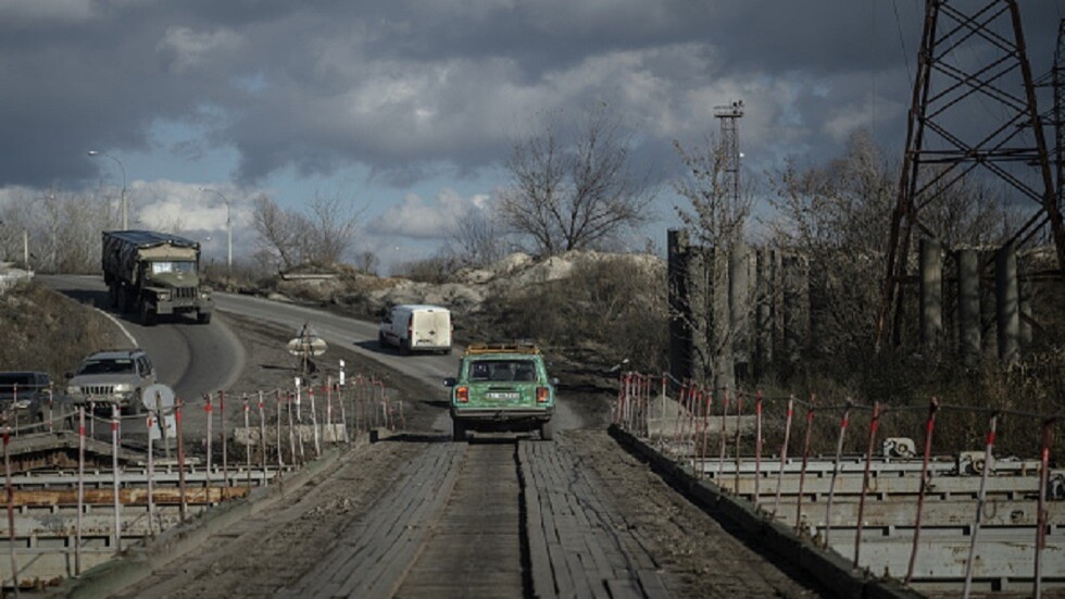 الدفاع الأوكرانية تصبغ مخصصات الوقود لدى قواتها بالأحمر والأخضر للحد من سرقته وبيعه في سوق الفساد