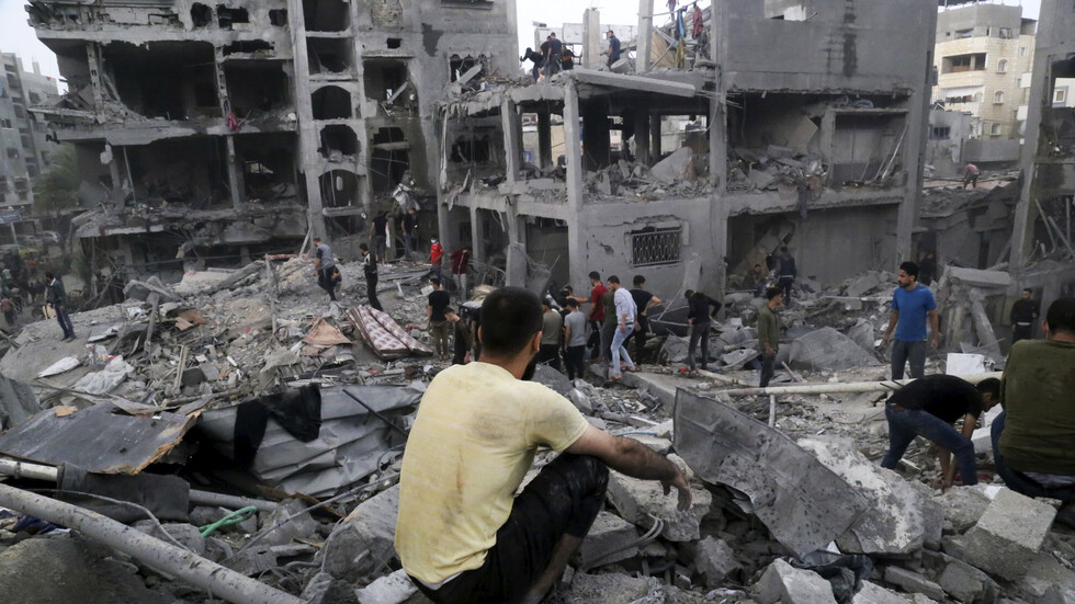 قصف مدفعي يستهدف شمالي قطاع غزة.. ومقتل 9 أشخاص في خان يونس