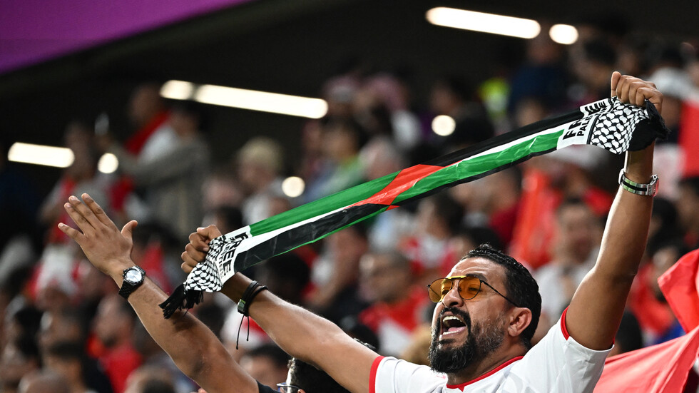 إسرائيل تدفع منتخبي فلسطين ولبنان خارج أراضيهما