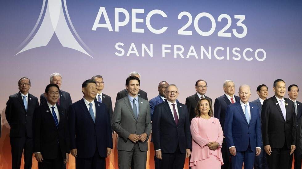 سفير روسي: الولايات المتحدة تسعى لتحويل "آبيك" إلى "ساحة قتال بلا قواعد"