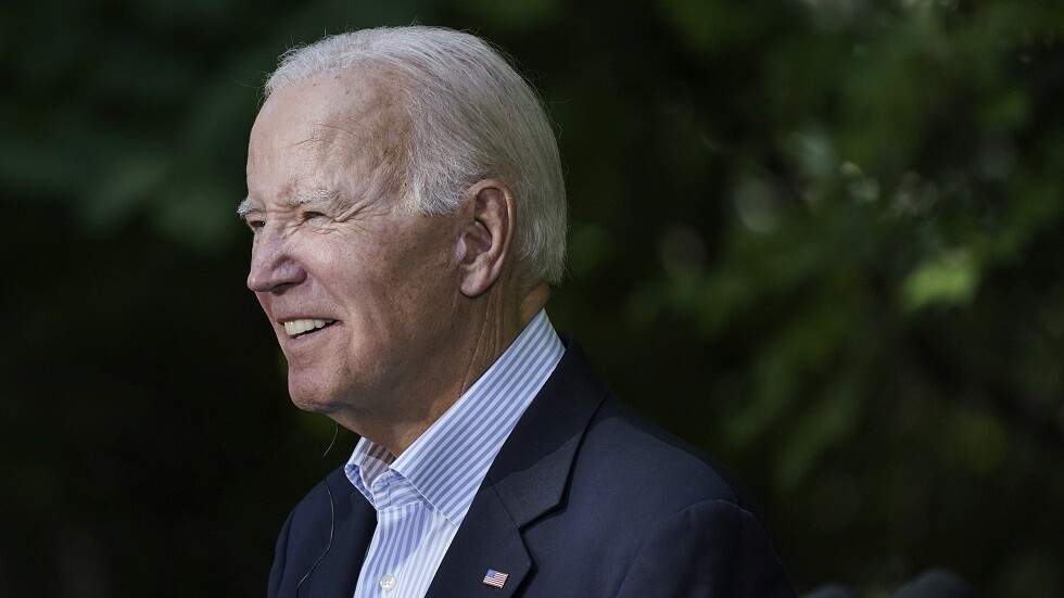 بايدن يوقع مشروع قانون لتمويل الحكومة دون مساعدة أوكرانيا أو إسرائيل