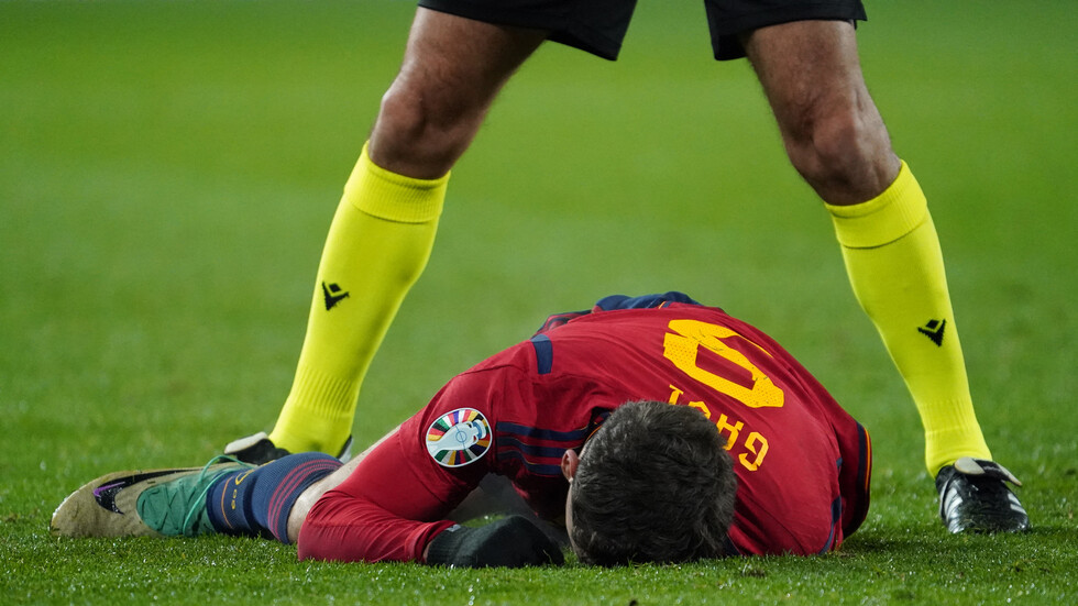 غضب عارم في برشلونة من مدرب إسبانيا بسبب جافي
