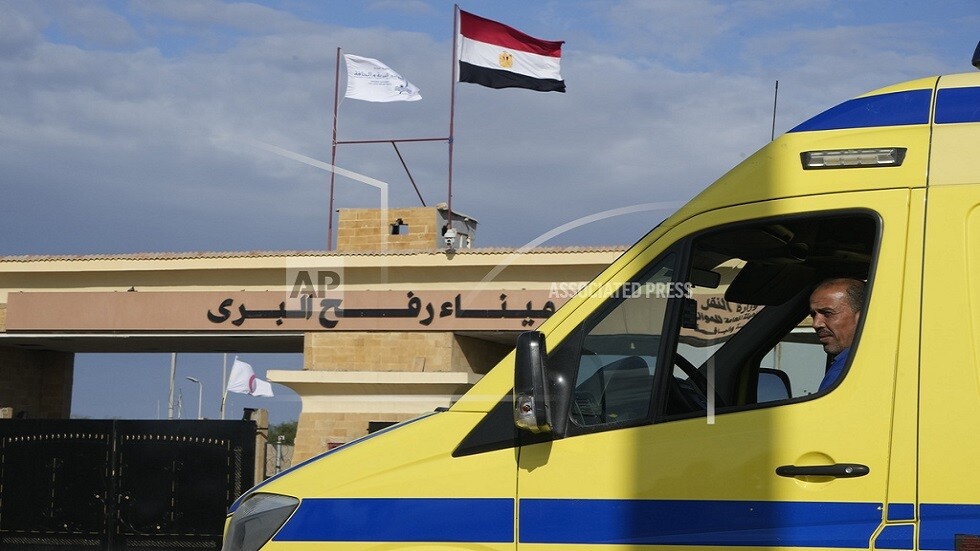 بعد إجلائهم من مستشفى الشفاء.. مصر تستقبل مجموعة من الأطفال الفلسطينيين الخدج (فيديو)