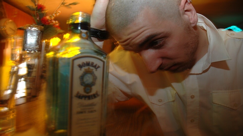 أسباب فقدان الذاكرة بعد تناول الكحول