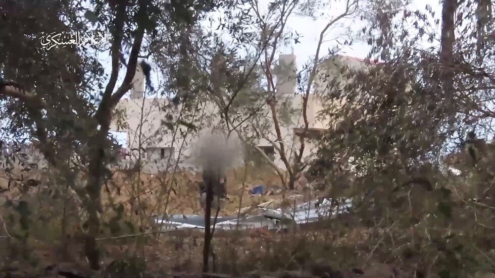 شاهد.. "القسام" تنشر فيديو جديد يوثق عملية استهداف مباشرة لجنود إسرائيليين في منطقة جحر الديك