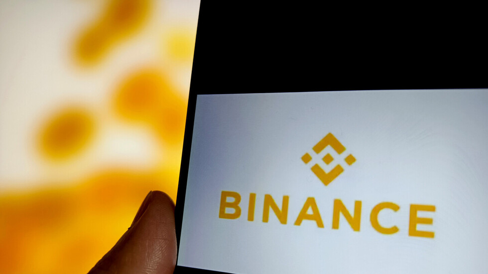 مدير ومؤسس أكبر بورصة عملات مشفرة في العالم يقدم استقالته بعد "فضيحة"