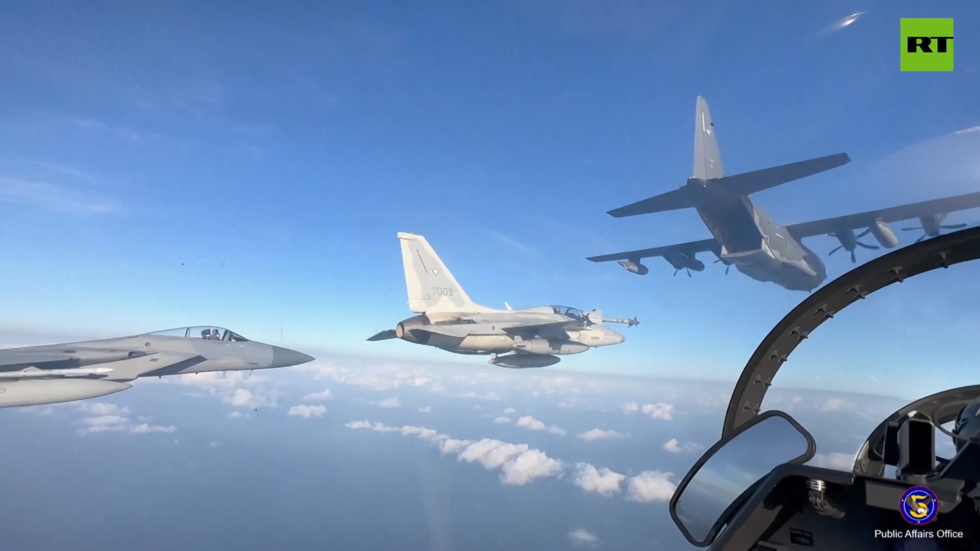 الولايات المتحدة والفلبين تنفذان دوريات جوية مشتركة فوق بحر الصين الجنوبي