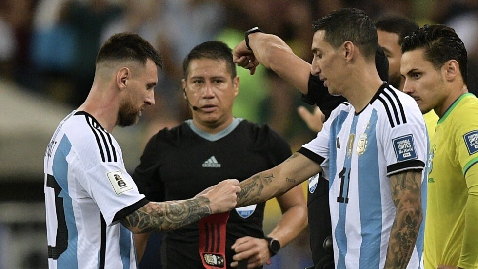 ميسي يكشف عن طبيعة إصابته في 