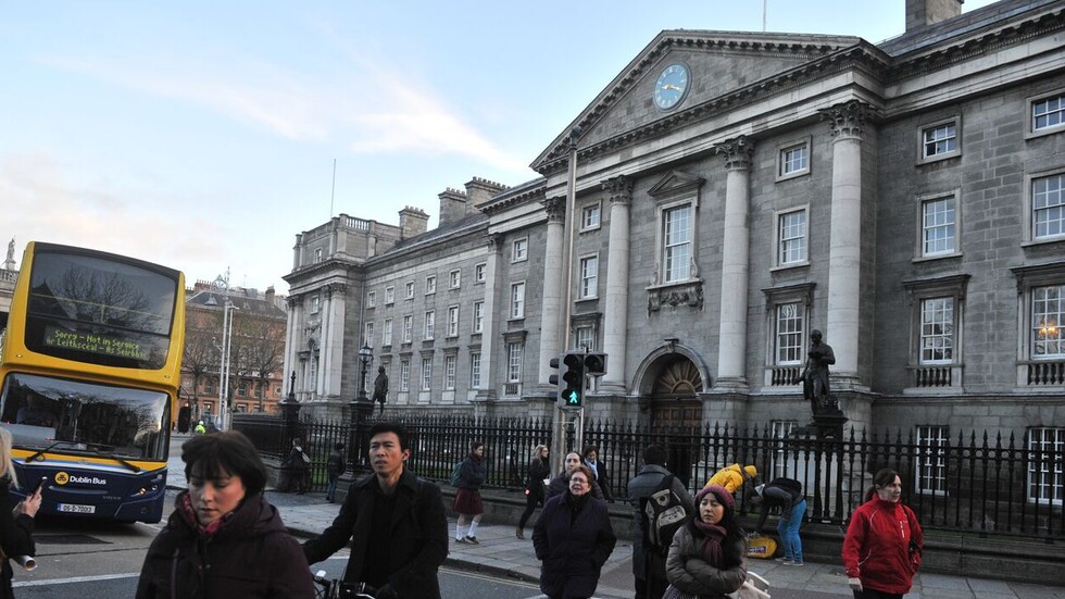 إصابة 5 أشخاص بينهم 3 أطفال في هجوم بسكين بالعاصمة الإيرلندية دبلن