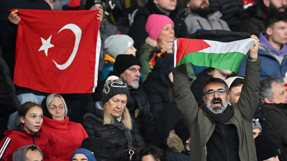 صحيفة "يني أكيت" : انطلاق أكبر حملة مقاطعة في التاريخ ضد العلامات التجارية الإسرائيلية في تركيا