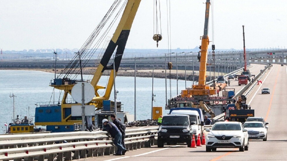 بيسكوف عن زعم "واشنطن بوست" أن روسيا تنوي تشييد نفق تحت جسر القرم: "لا يستحق التعليق"