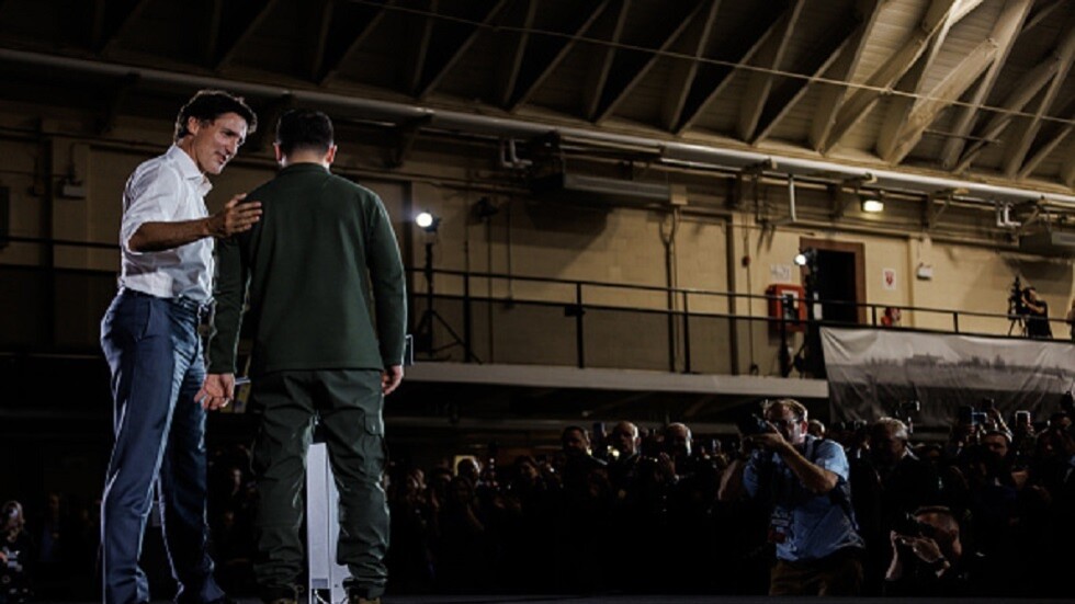 ترودو يخرج عن طوره ويتهم "المحافظين" بإدارة ظهورهم لاحتياجات أوكرانيا وبتأثرهم بتيار "ماغا"