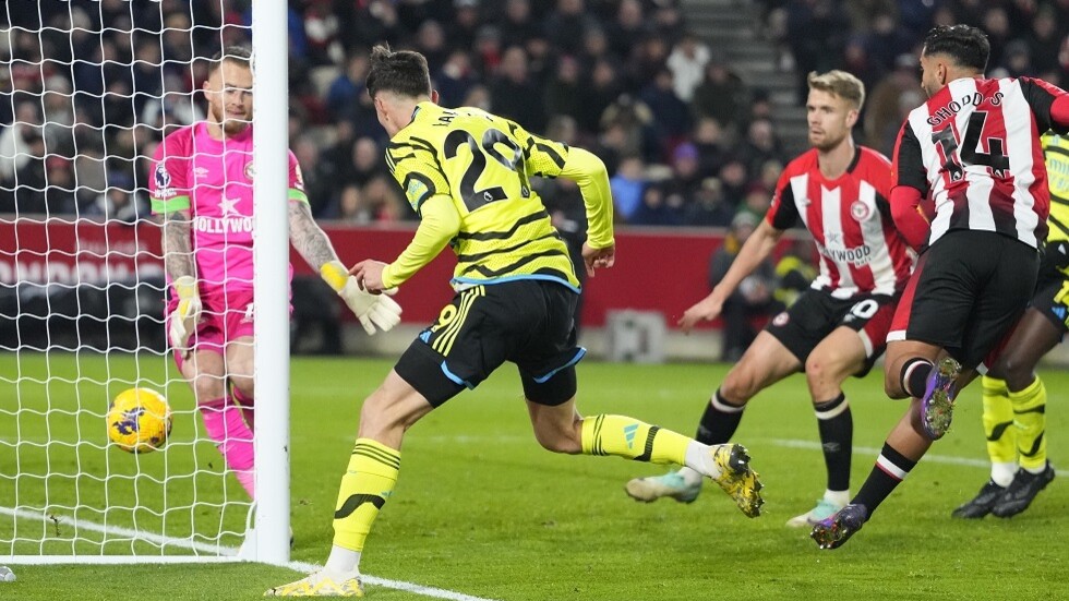 أرسنال ينتزع صدارة "البريمير ليغ" في الوقت القاتل