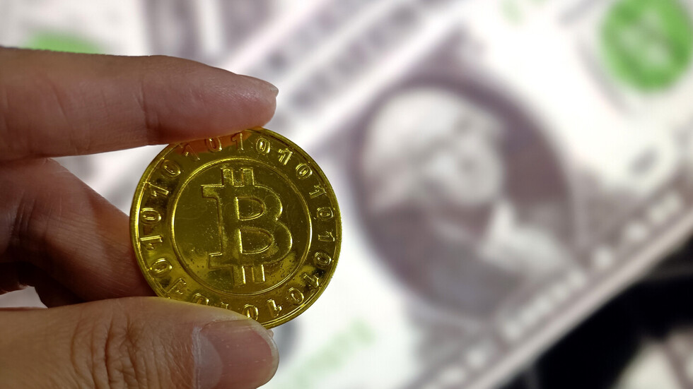 انخفاض "البيتكوين" في البورصات