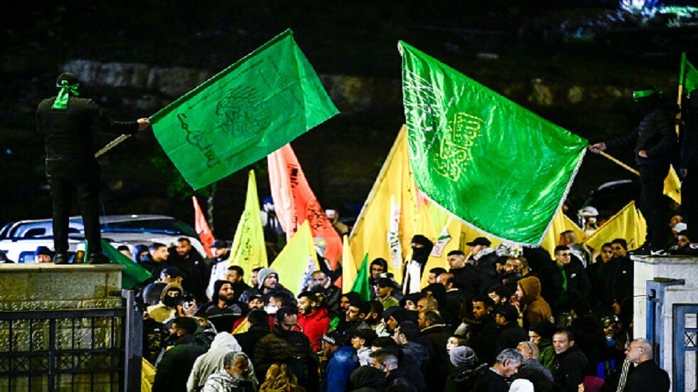 إسرائيل تفرج عن 33 أسيرا فلسطينيا بينهم 3 سيدات و30 طفلا ضمن الدفعة الرابعة من اتفاق التبادل مع حماس