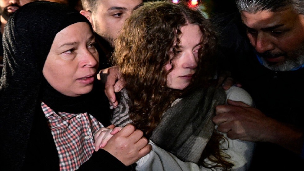 الإفراج عن أسرى فلسطينيين وسط قيود غير مسبوقة على "فرحة" الأهالي في القدس وداخل الخط الأخضر