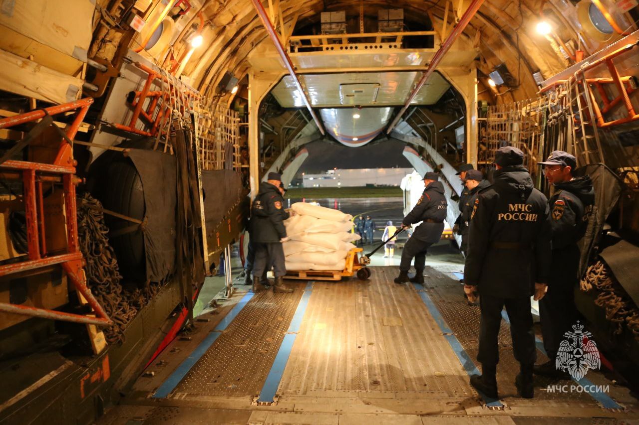 الطوارئ الروسية: سننقل 28 طنا من المساعدات الإنسانية لسكان غزة