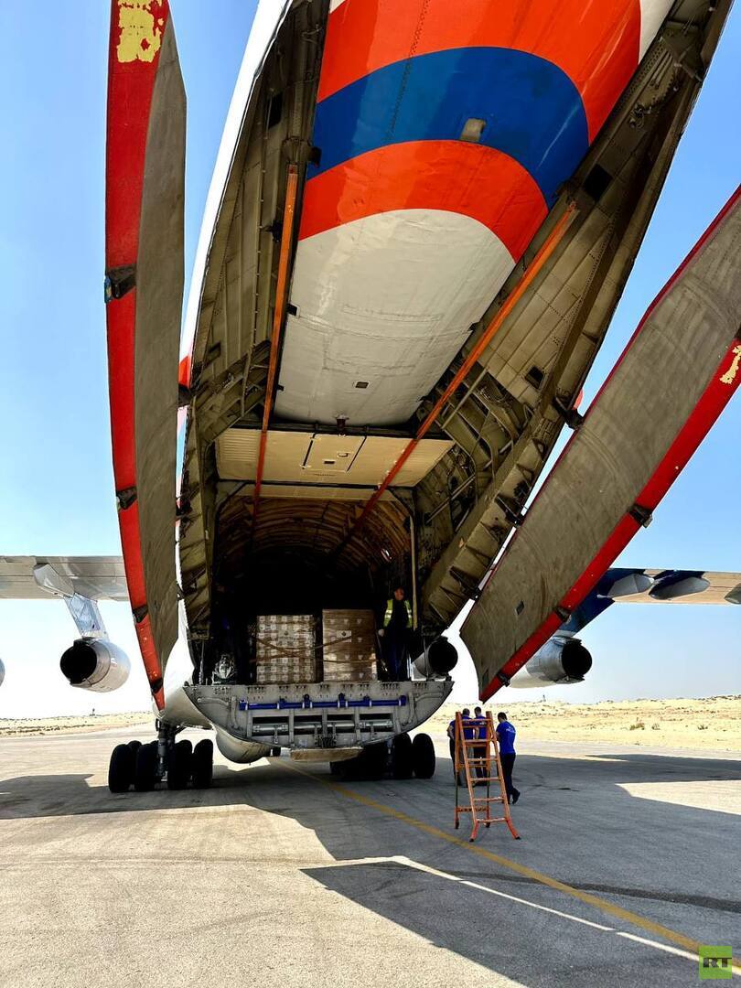 وصول طائرتي مساعدات روسية إلى مصر تمهيدا لإرسالها إلى غزة (صور-فيديو)