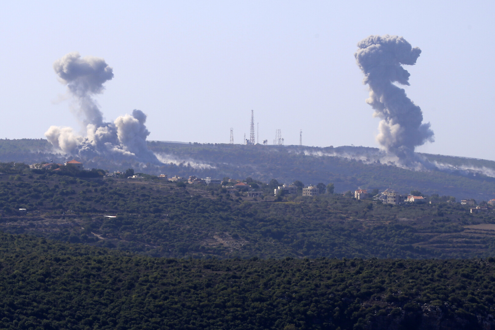 حزب الله يصدر بيانا حول القصف الإسرائيلي على عيترون وعيناتا