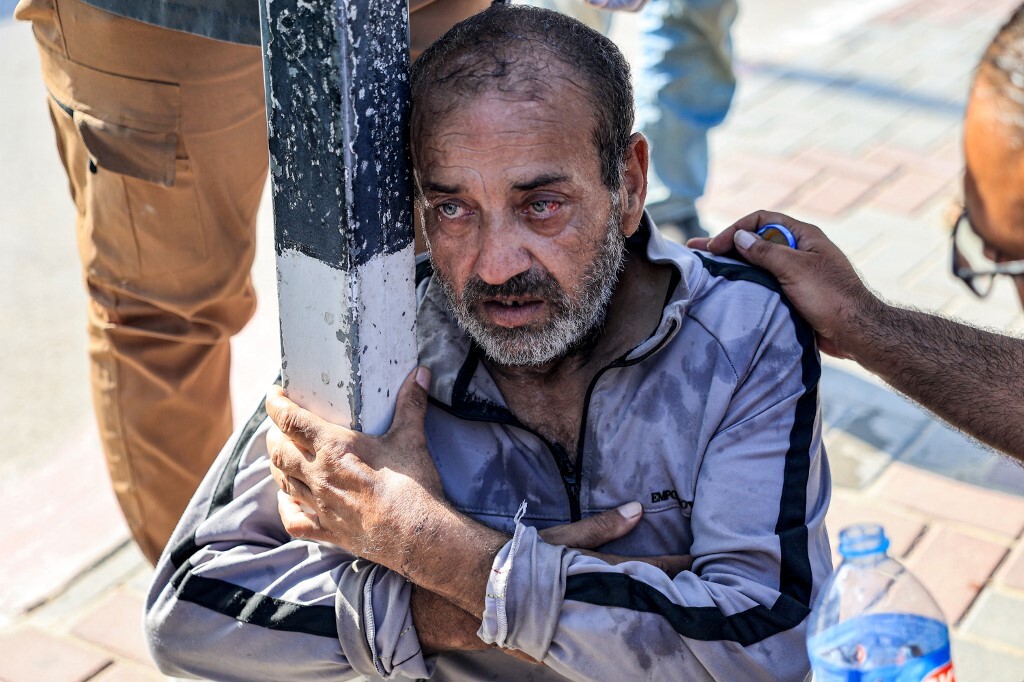 عمال غزة المرحّلين من إسرائيل: تم تعذيبنا واحتجازنا في أقفاص (صور)