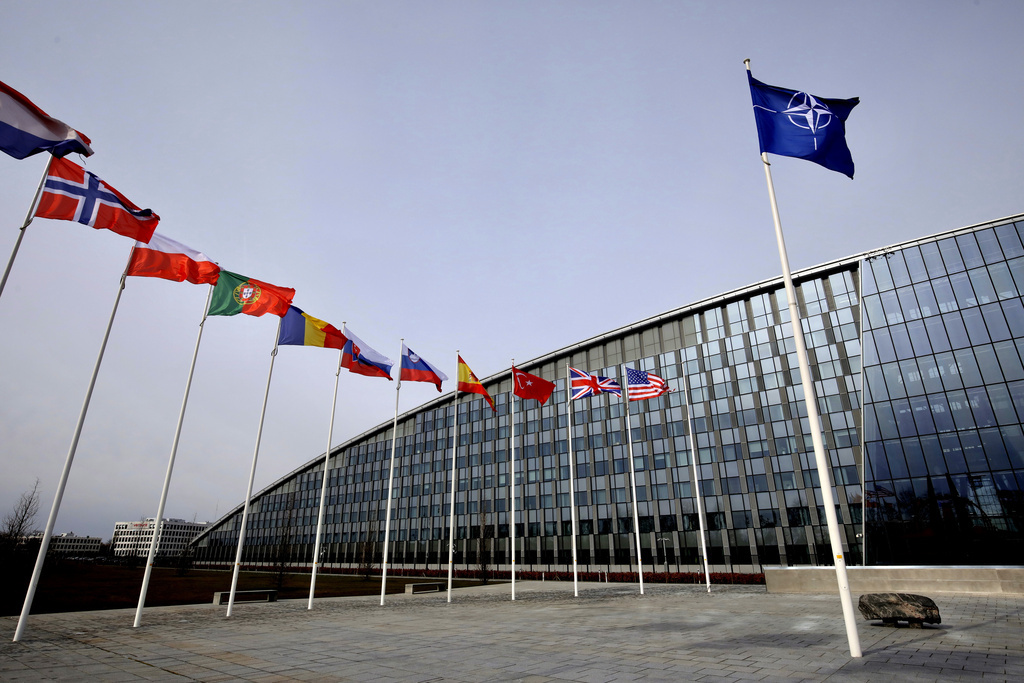الناتو يعلن تأييده لقرار حلفائه تعليق المشاركة في معاهدة القوات المسلحة التقليدية في أوروبا