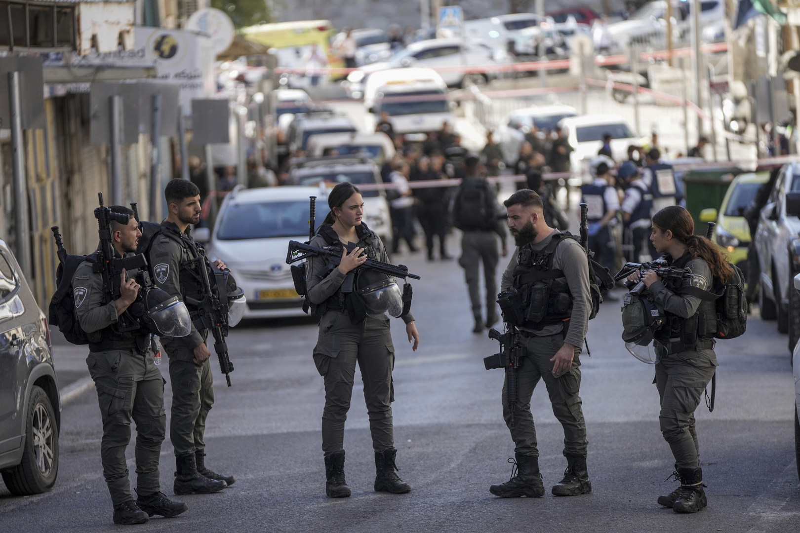 اعتقال عضوين سابقين في الكنيست الإسرائيلي خلال حملة احتجاج على الحرب في غزة
