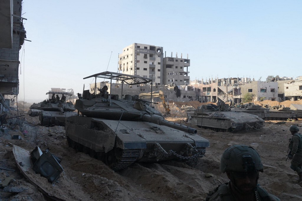 الجيش الإسرائيلي يعلن مداهمة مكتب شقيق السنوار في غزة