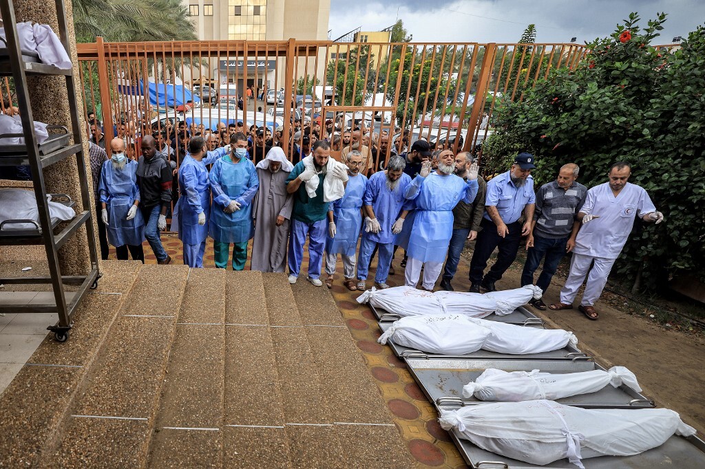 مدير مستشفى الشفاء في ‎غزة: 179 جثة دفنت في "قبر جماعي" (فيديو)