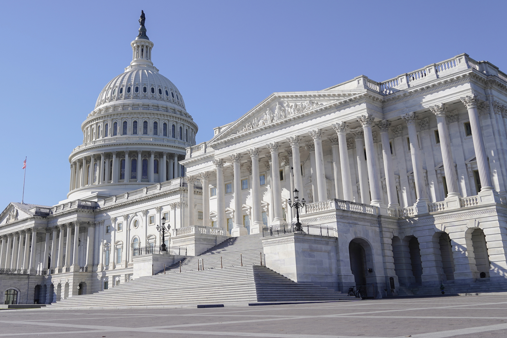 مجلس النواب الأمريكي يصادق على تشريع يسمح بتفادي الإغلاق الحكومي