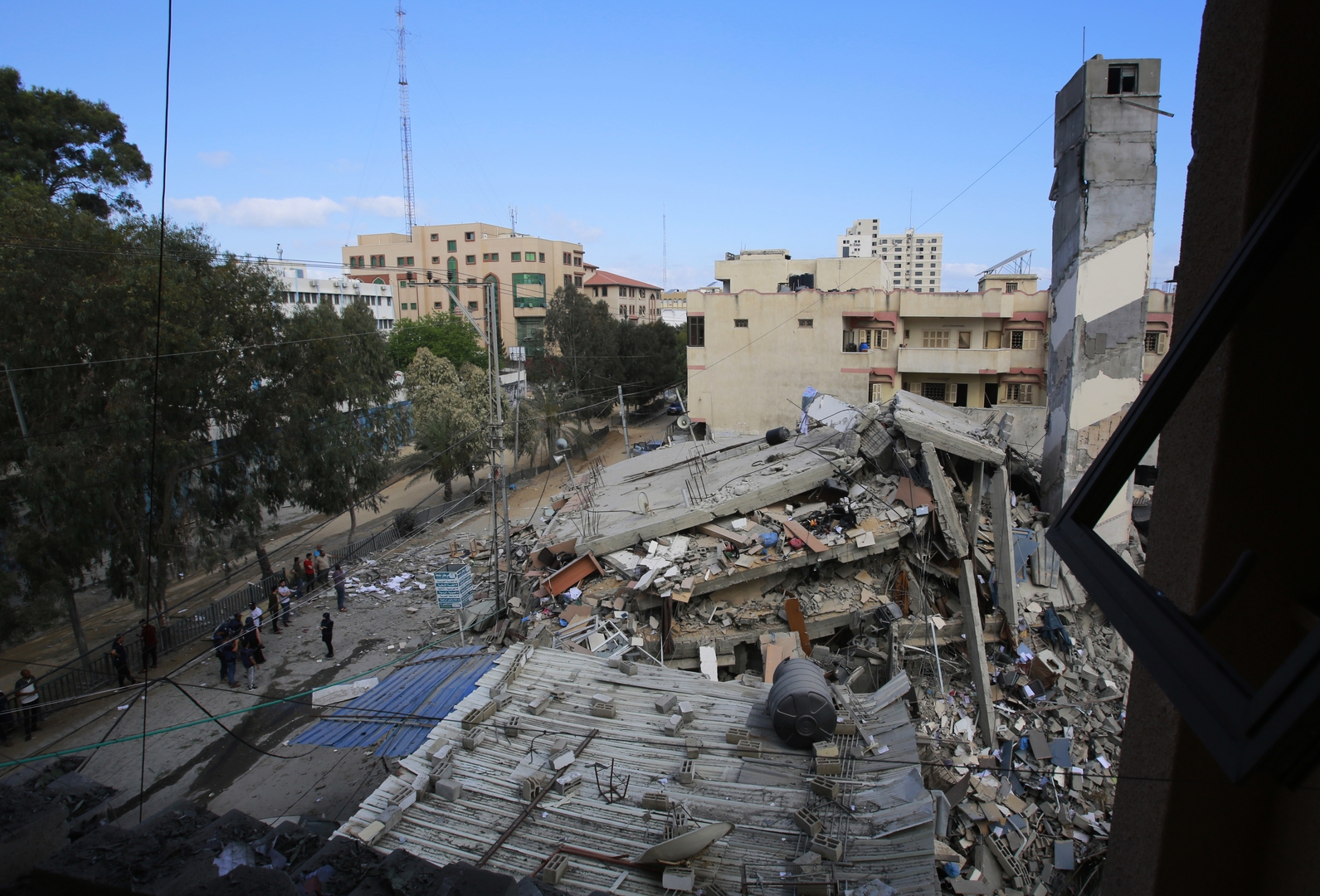قصف مدفعي إسرائيلي مكثّف يستهدف حي الزيتون شرق مدينة غزة