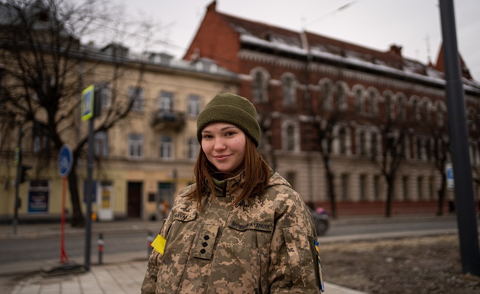 الاستخبارات الروسية: زيلينسكي يزيد عدد النساء في صفوف القوات الأوكرانية