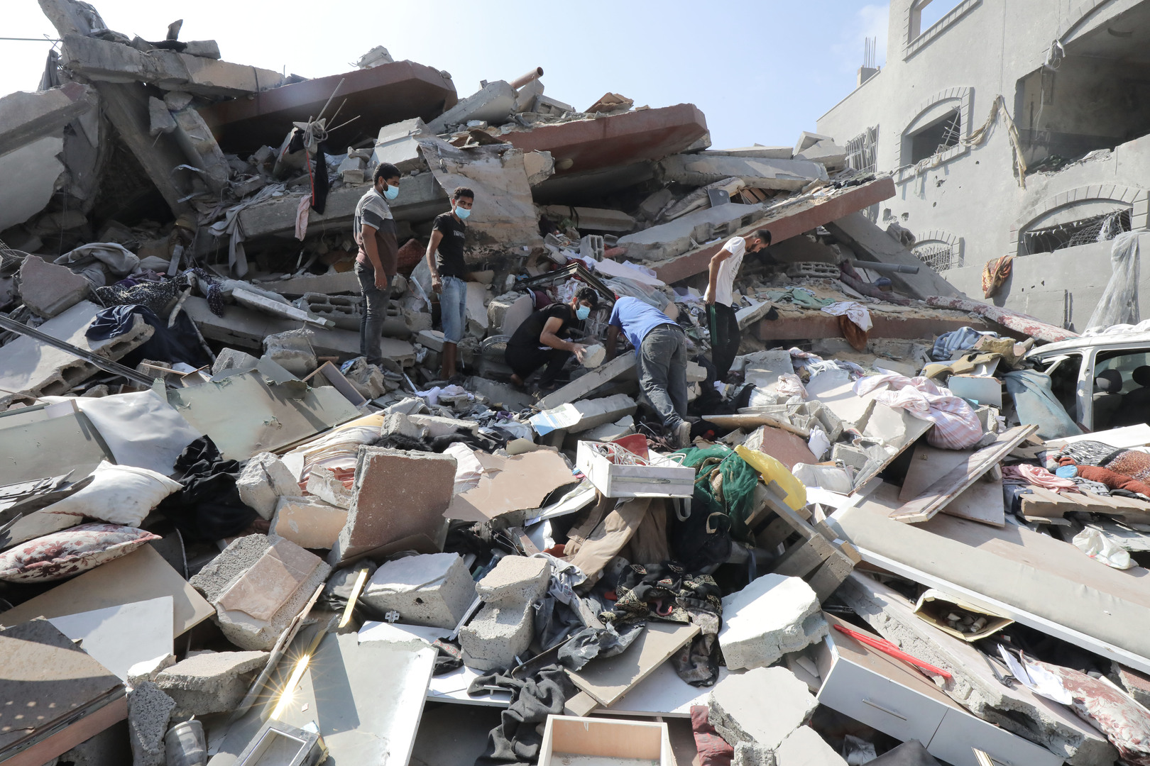 مراسلنا في غزة: مقتل 17 فلسطينيا في قصف إسرائيلي استهدف منزلا بمخيم النصيرات