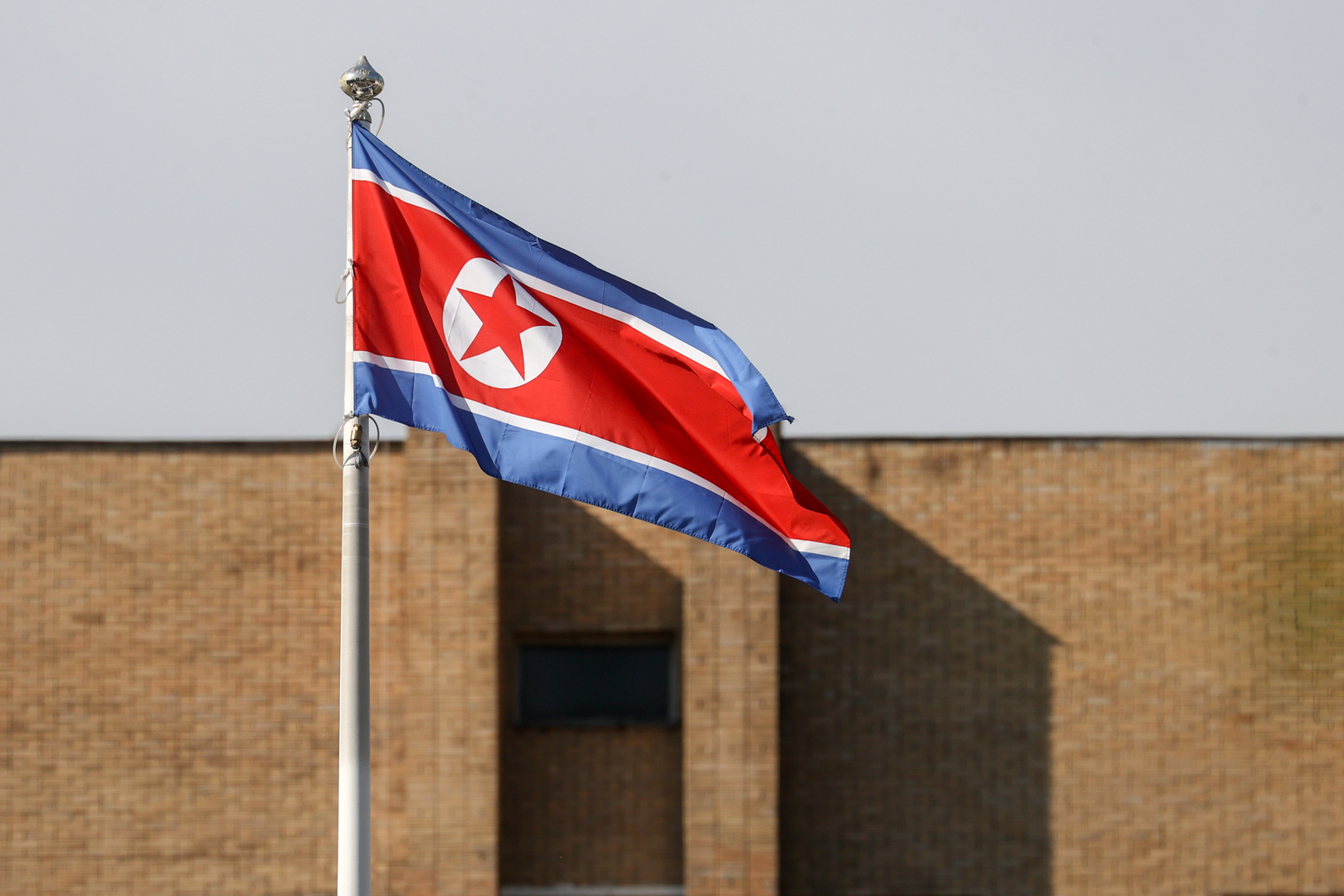 كوريا الشمالية تضع قمرا صناعيا عسكريا في المدار بنجاح وتتعهد بوضع المزيد منها