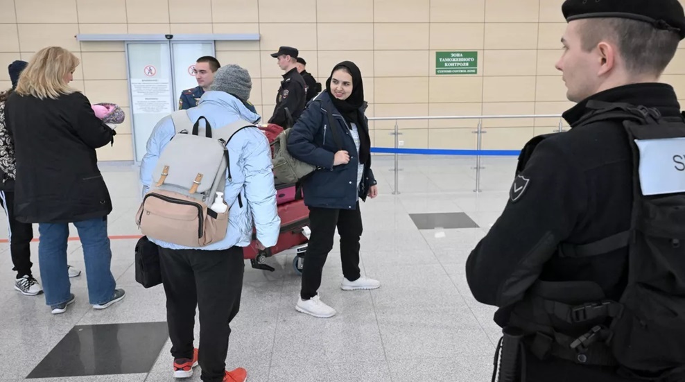 العشرات من اللاجئين الفلسطينيين إلى داغستان يتسلمون الجنسية الروسية