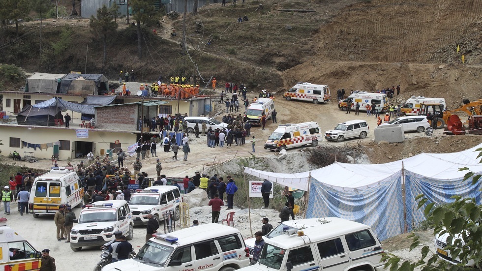 حوصروا أسبوعين.. الهند تعلن قرب إنقاذ 41 عاملا علقوا في نفق شمالي البلاد