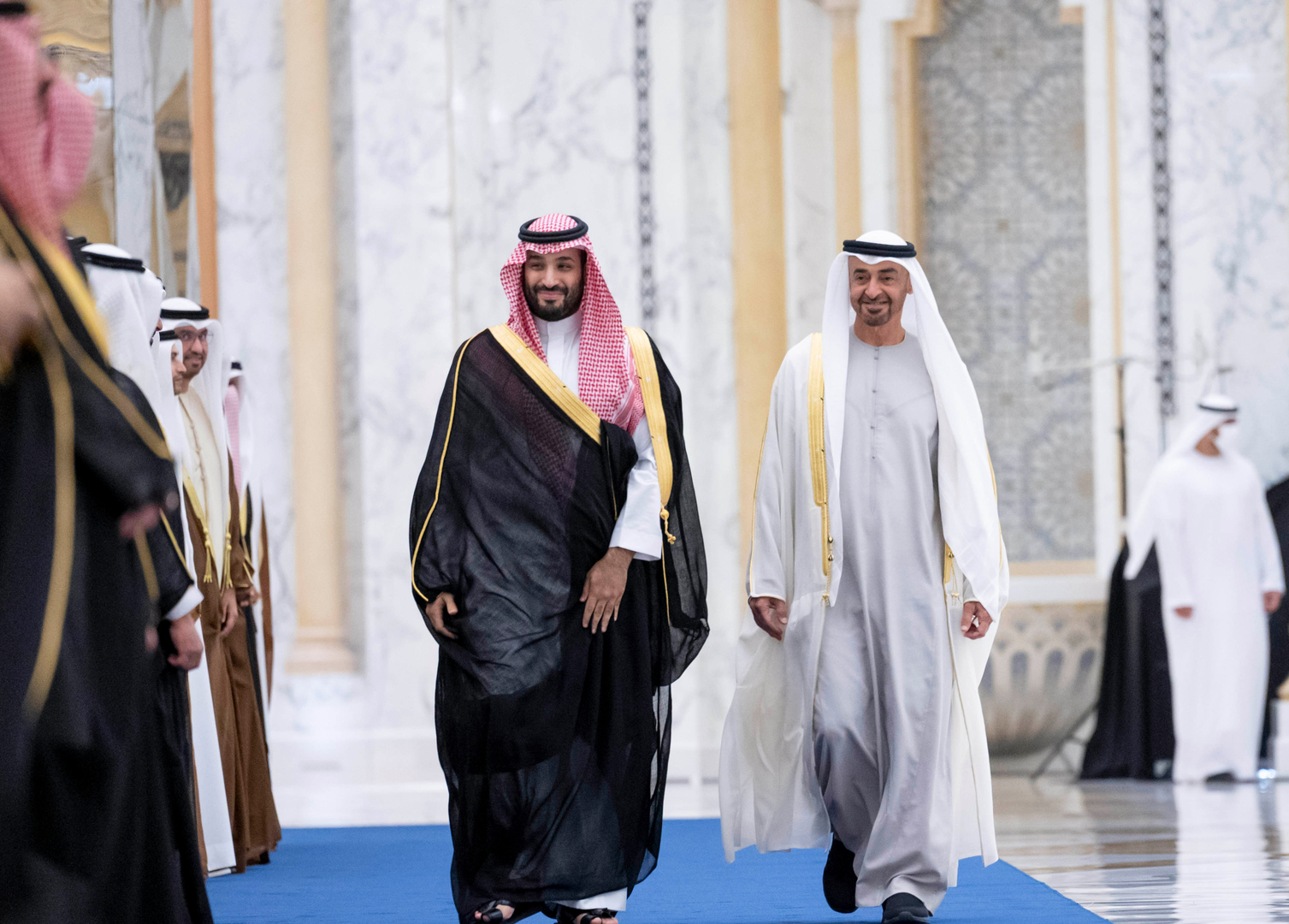 قادة الإمارات يهنئون السعودية على فوزها باستضافة الرياض 