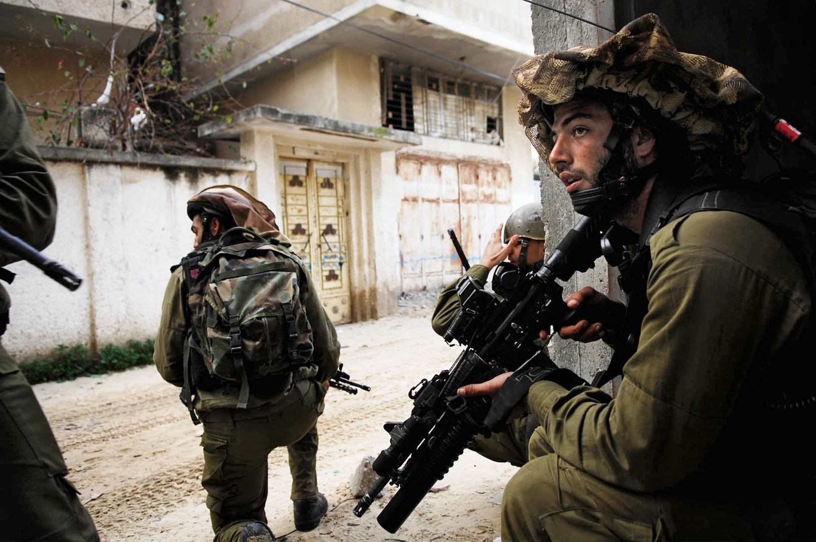 القوات الإسرائيلية تقتحم جنين وتحاصر المستشفيات في المدينة (فيديو)