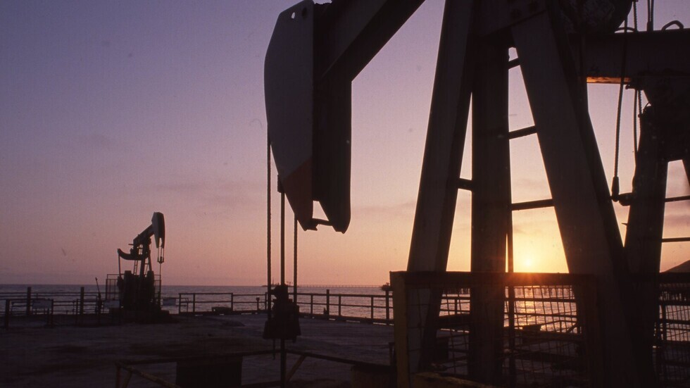 السعودية تمدد خفضها الطوعي لإنتاج النفط حتى نهاية الربع الأول من 2024