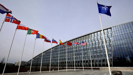 الناتو يعلن تأييده لقرار حلفائه تعليق المشاركة في معاهدة القوات المسلحة التقليدية في أوروبا