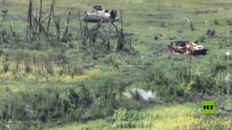 المظليون الروس يدمرون عربات مدرعة أوكرانية على جبهة أرتيوموفسك