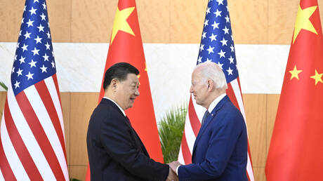 إعلام: بايدن وشي يستأنفان الاتصالات العسكرية بين الولايات المتحدة والصين