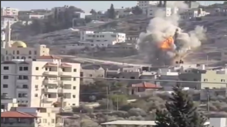 بالفيديو.. لحظة تفجير عبوة شديدة الانفجار استهدفت آلية عسكرية إسرائيلية في مخيم جنين