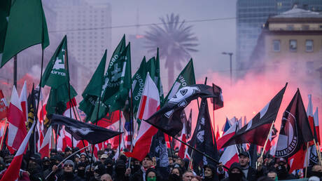 عشرات الآلاف يتظاهرون في عيد استقلال بولندا بدعوة من اليمين المتطرف
