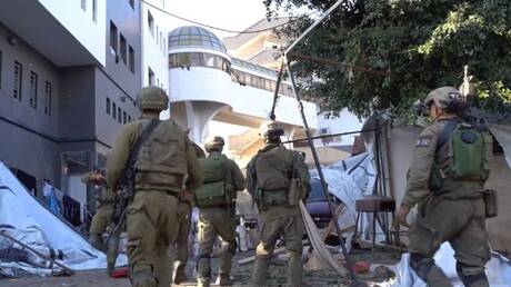 الإعلام الحكومي في غزة: الجيش الإسرائيلي ينقل جثامين من مستشفى الشفاء لجهة مجهولة
