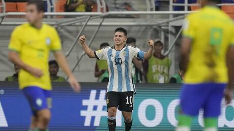 الأرجنتين تلحق هزيمة جديدة بالبرازيل (فيديو)