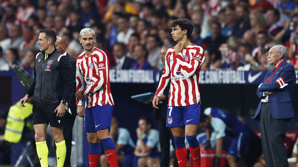 جواو فليكس يرد على ادعاءات غريزمان قبيل موقعة برشلونة وأتلتيكو