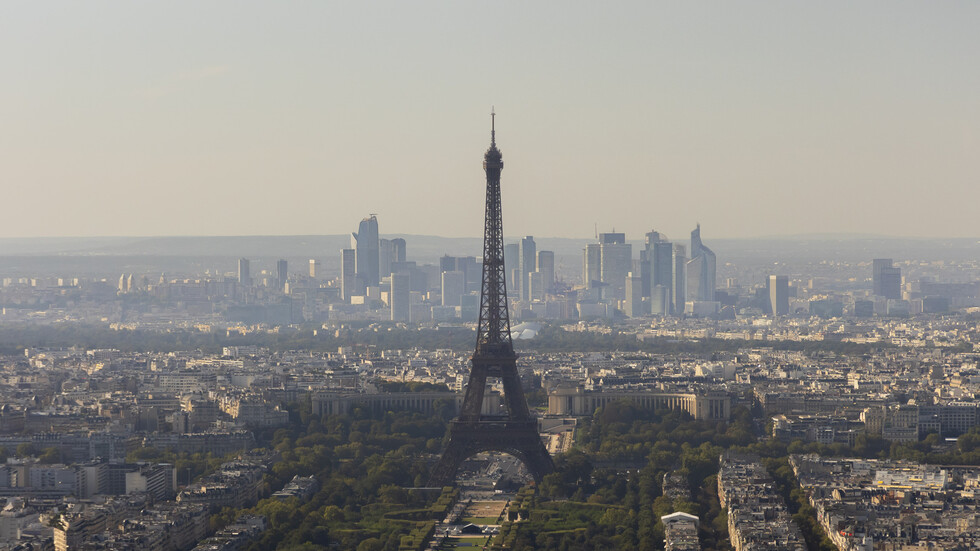 منفذ الهجوم قرب برج إيفل بايع "داعش" بتسجيل فيديو ووالدته أنذرت الشرطة قبل الحادث!