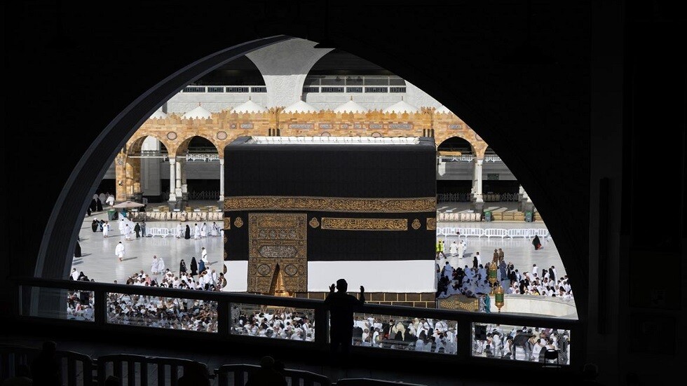 وزارة الحج والعمرة تعلن إلغاء تراخيص عدد من شركات العمرة