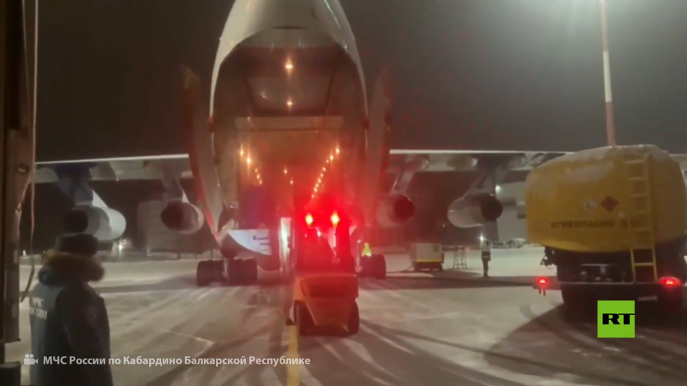 دفعة جديدة من مساعدات روسية لأهالي غزة تصل إلى مطار العريش