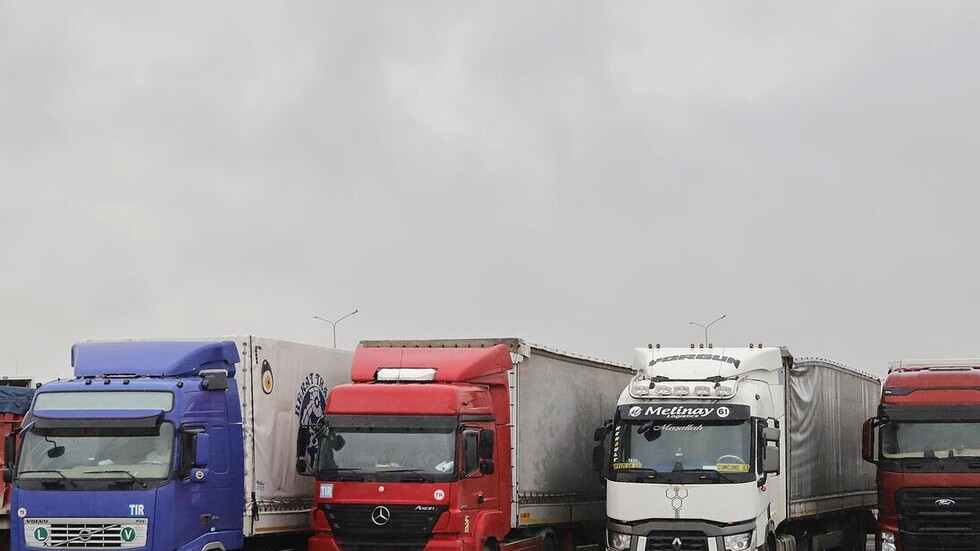 شركات النقل الهنغارية تبدأ احتجاجات على الحدود مع أوكرانيا